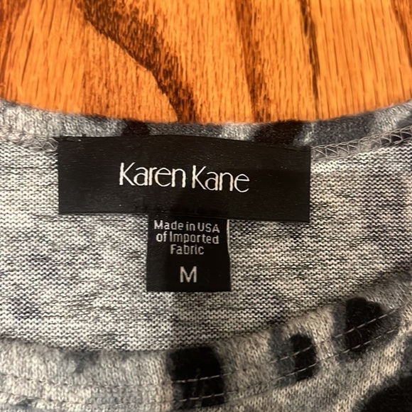 Karen Kane Woman’s Grey Animal Print Top Size M - Picture 2 of 4